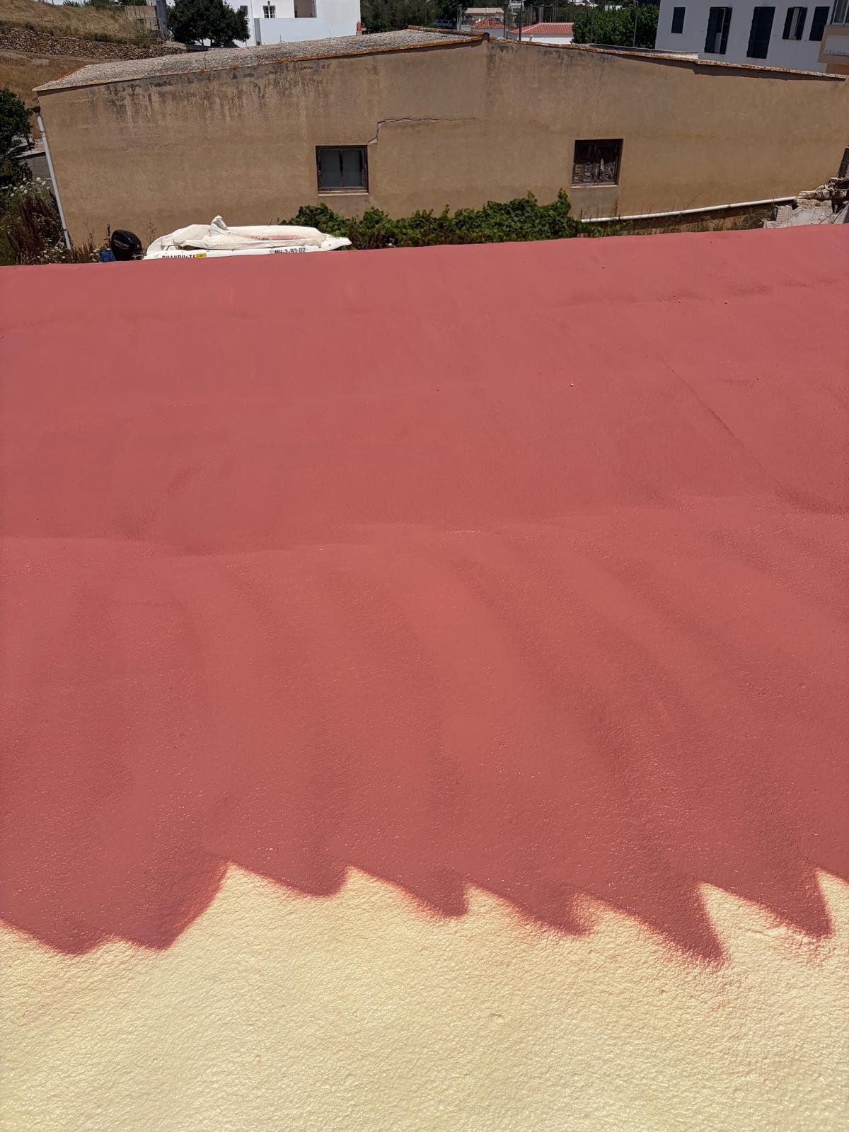 Espuma de poliuretano proyectada sobre hormigón en Mallorca