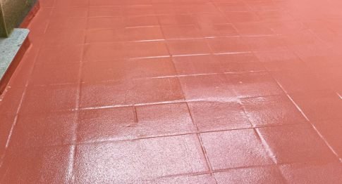 Mit Polyurea beschichtete Oberfläche
